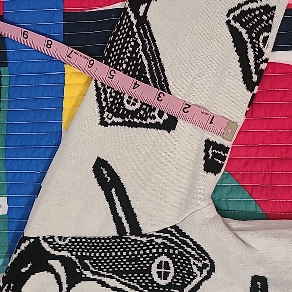 THE Bestsey Johnson Gun Sweater - Picture 6 of 8